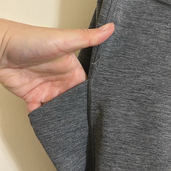 EUC Athleta Ultimate Stash Pocket 9” Biker Short Gray Small - Picture 2 of 6